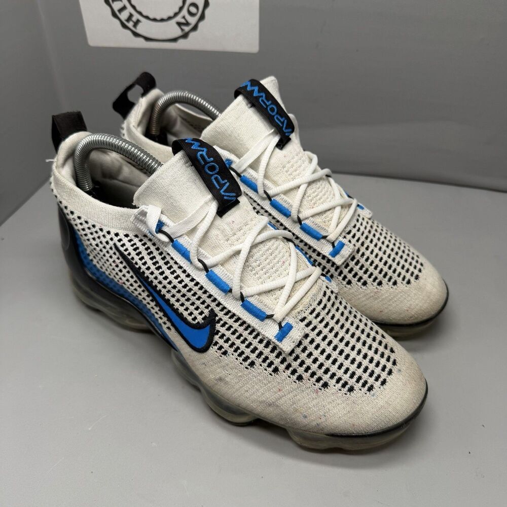 Nike Air VaporMax Flyknit Youth Sz 7Y White Blue Running DB1550-101 Women 8.5 - Picture 12 of 13